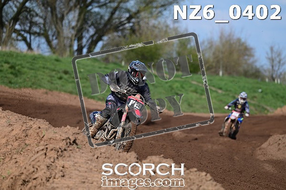 NZ6_0402