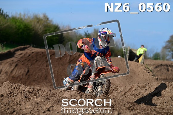 NZ6_0560