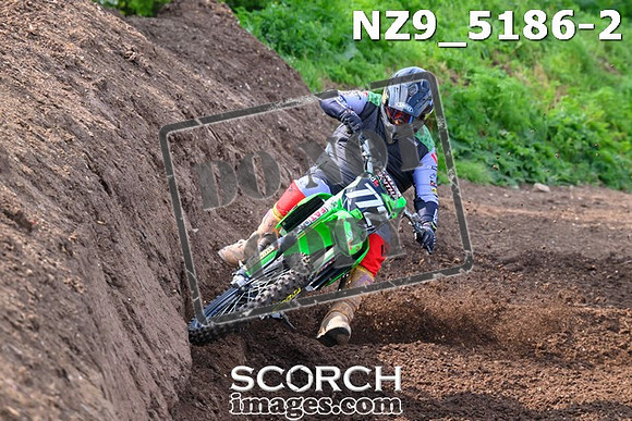 NZ9_5186-2