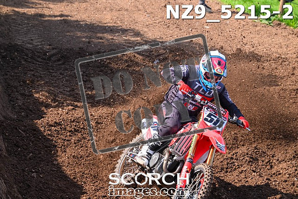 NZ9_5215-2