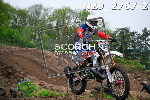 NZ9_2767-2