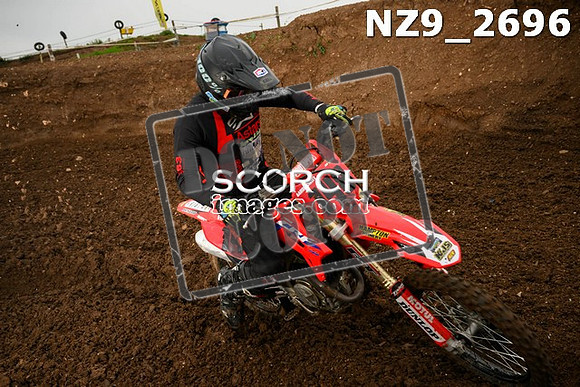 NZ9_2696