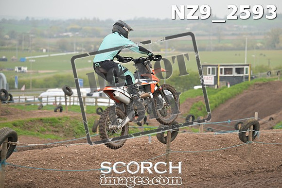NZ9_2593