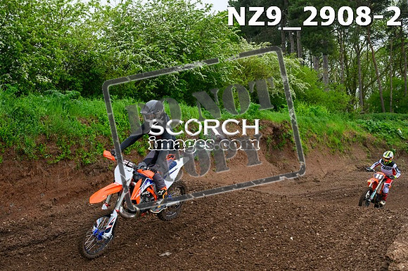 NZ9_2908-2