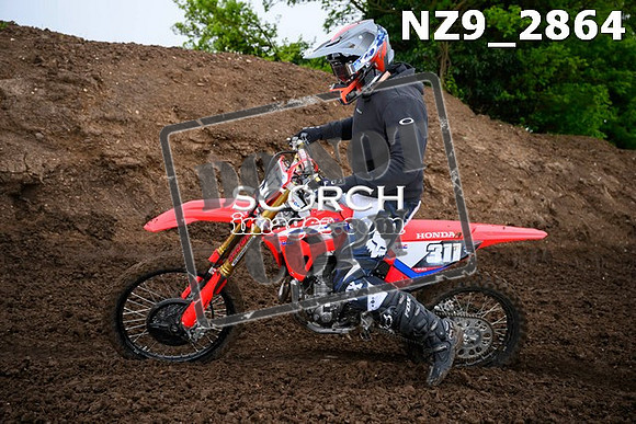 NZ9_2864