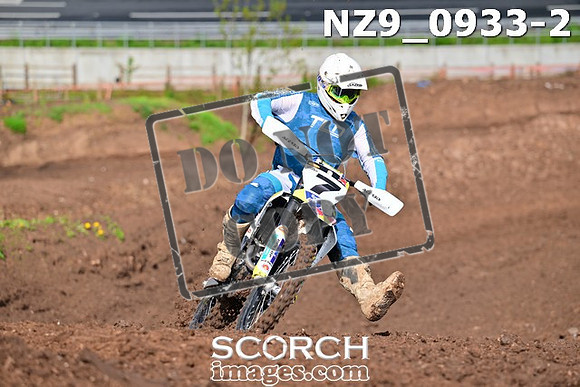 NZ9_0933-2