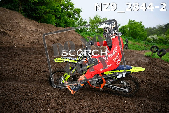 NZ9_2844-2