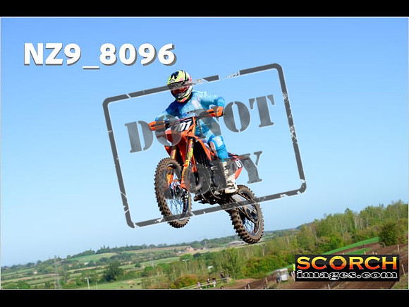 Experts-089