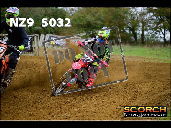 Experts-054