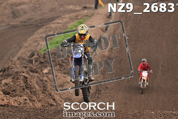 NZ9_2683