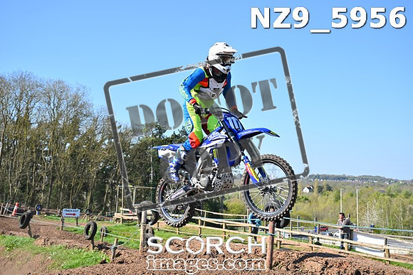 NZ9_5956