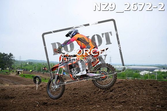 NZ9_2672-2