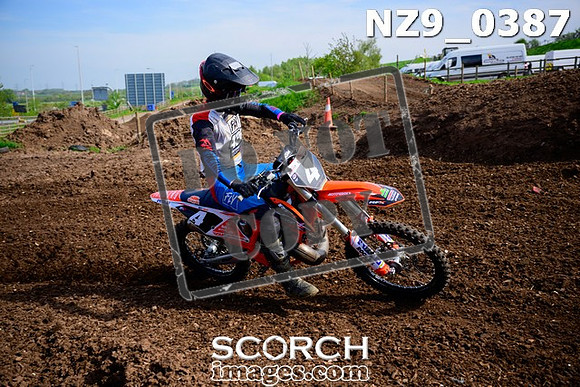 NZ9_0387
