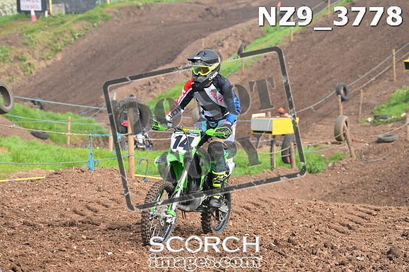 NZ9_3778