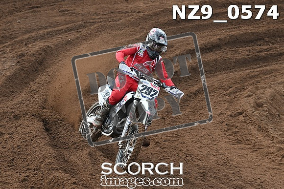 NZ9_0574