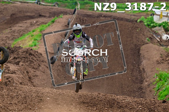 NZ9_3187-2