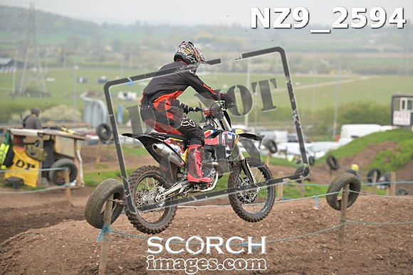 NZ9_2594