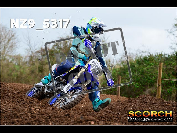 Inters-099