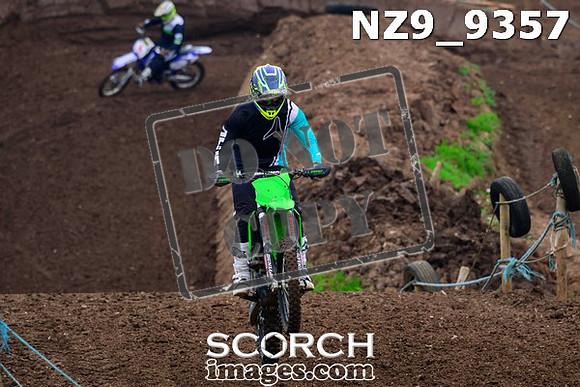 NZ9_9357