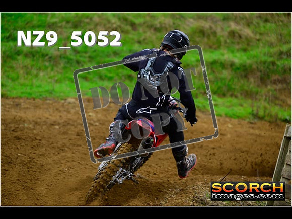Experts-073
