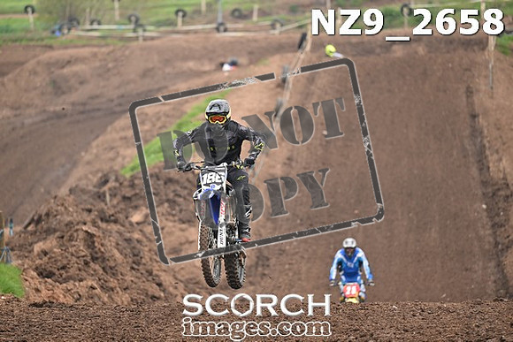 NZ9_2658