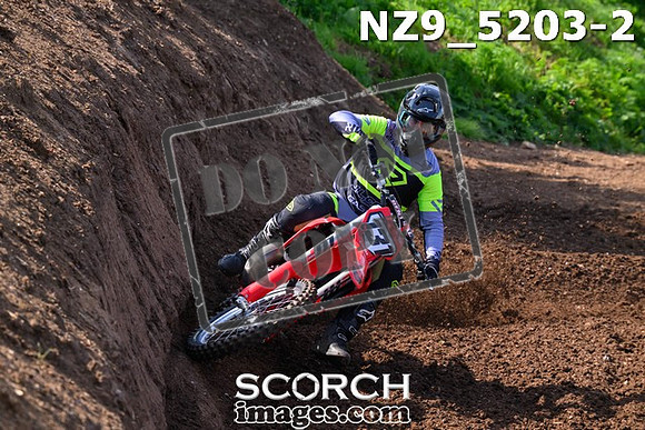 NZ9_5203-2