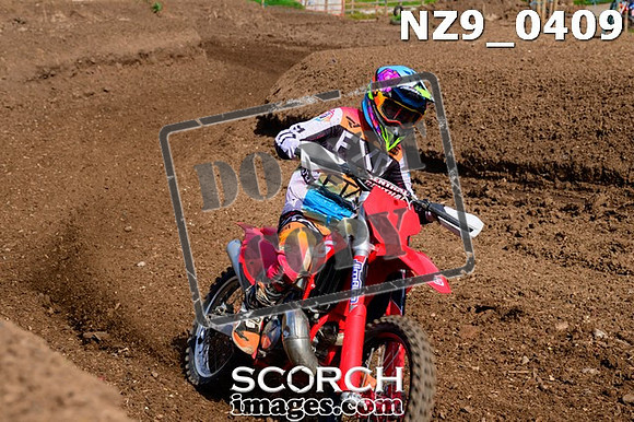 NZ9_0409