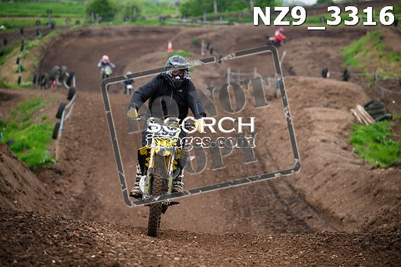 NZ9_3316