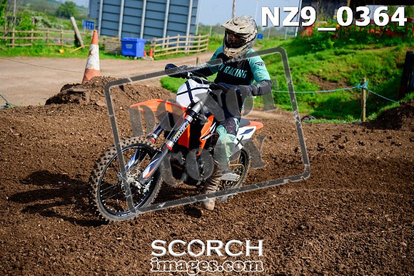 NZ9_0364