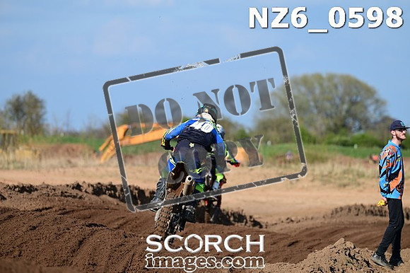 NZ6_0598