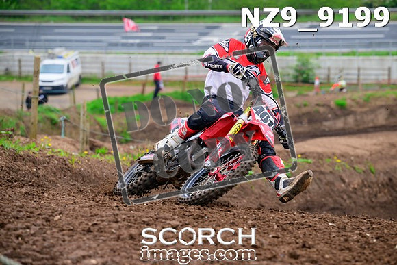 NZ9_9199