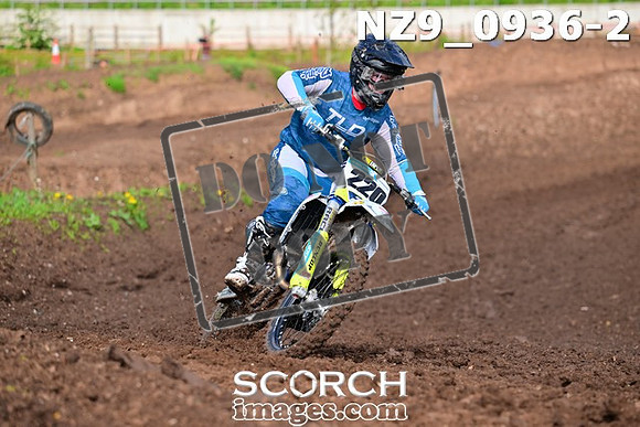 NZ9_0936-2