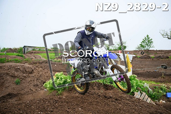 NZ9_2829-2