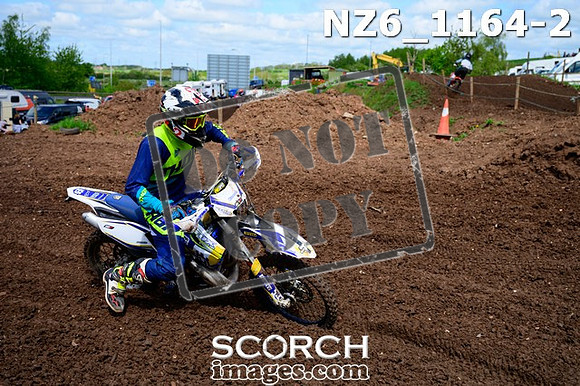 NZ6_1164-2