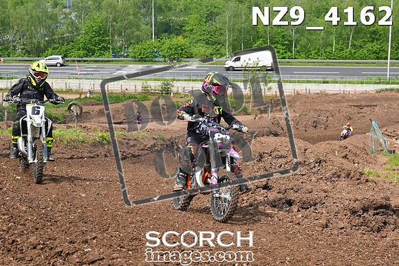 NZ9_4162