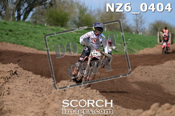NZ6_0404