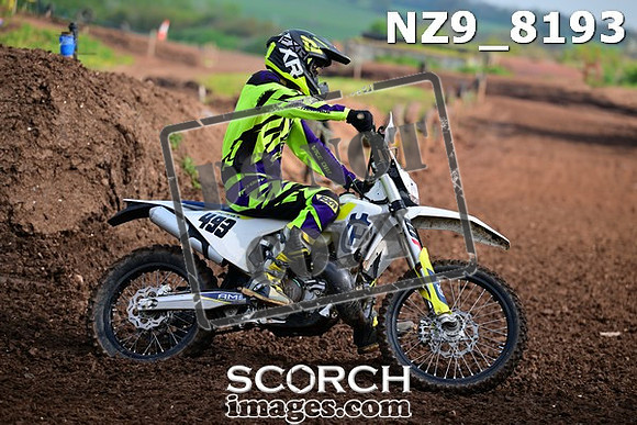 NZ9_8193