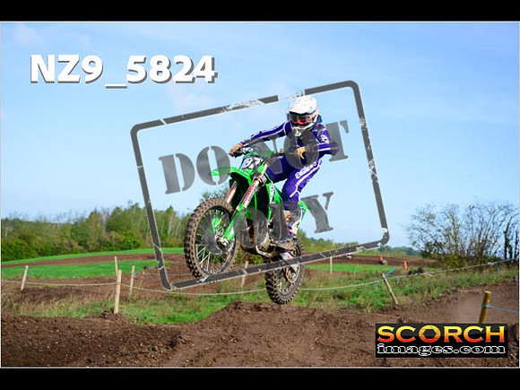 Experts-053