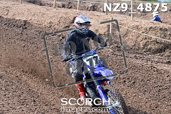 NZ9_4875