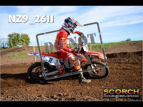 Experts-063