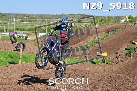 NZ9_5918