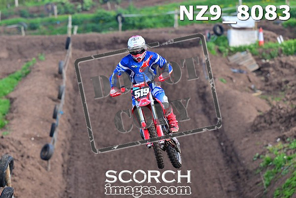 NZ9_8083