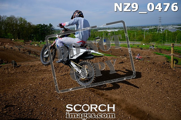 NZ9_0476