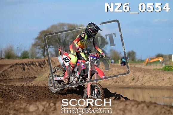 NZ6_0554