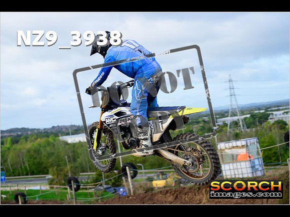 Experts-084