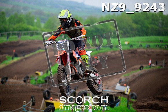 NZ9_9243