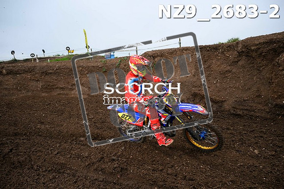 NZ9_2683-2