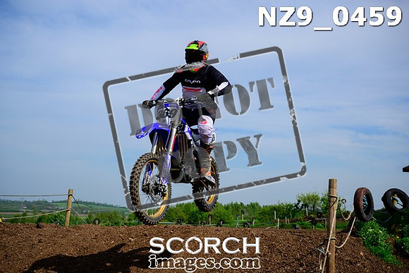 NZ9_0459