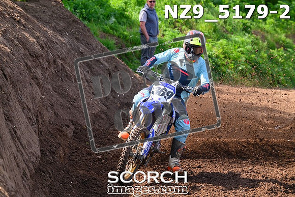 NZ9_5179-2