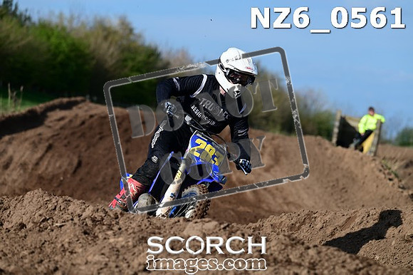 NZ6_0561